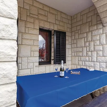 Three-bedroom In Appartement *
