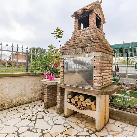 Apartment 3 Bedroom Beautiful In Medulin