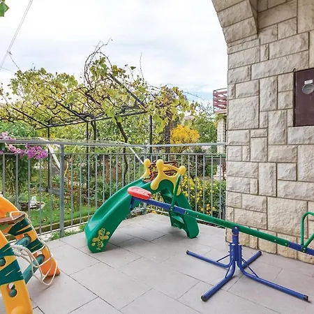 Apartment 3 Bedroom Beautiful In